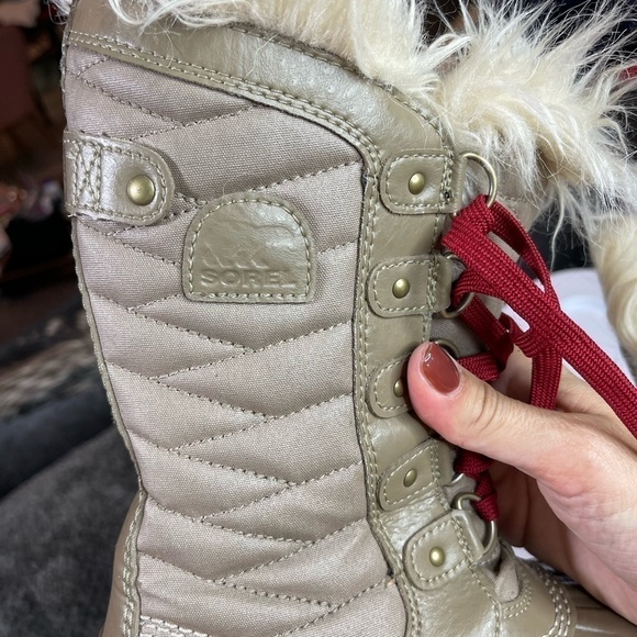 🎉Sorel Tofino II kids Tall Faux Fur Boots Winter Outdoors Tan Red Laces size 1 - Picture 5 of 16